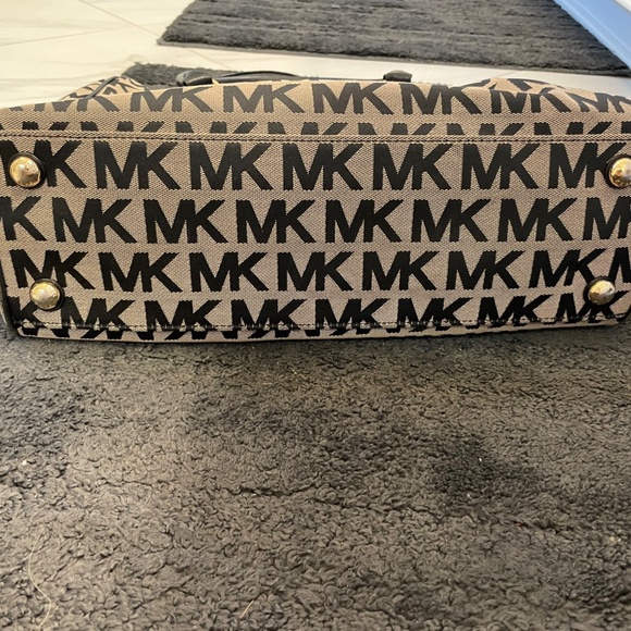 Michael Kors Logo black/tan Shoulder Bag - Picture 7 of 7